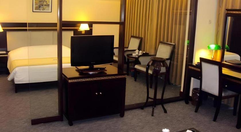 Huu Nghi Hotel Hai Phong Buitenkant foto
