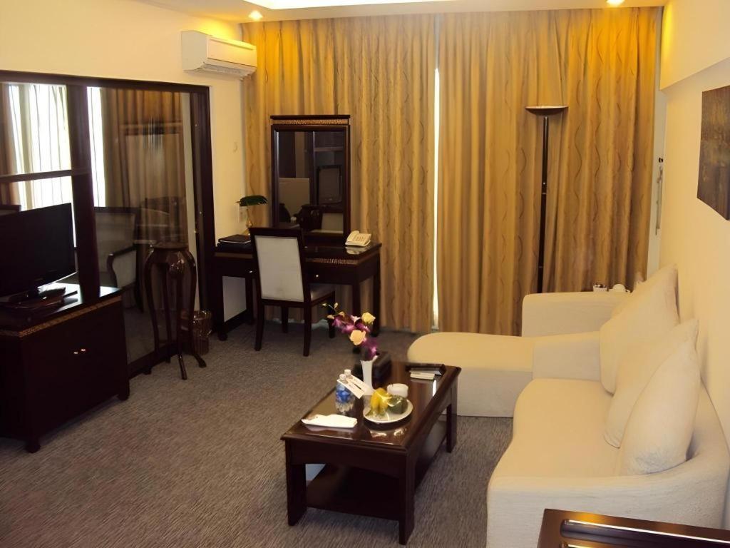Huu Nghi Hotel Hai Phong Buitenkant foto